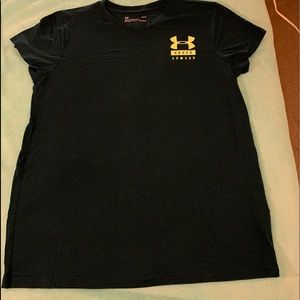 🌸 Under Armour T Shirt